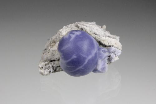 Fluorite<br />Guxian, Tongbai, Nanyang Prefecture, Henan Province, China<br />45mm x 31mm x 25mm<br /> (Author: Don Lum)