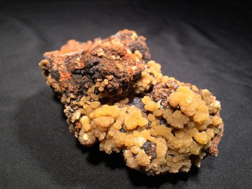 Mimetite<br />Ojuela Mine, Mapimí, Municipio Mapimí, Durango, Mexico<br />90 mm x 60 mm x 55 mm<br /> (Author: Robert Seitz)