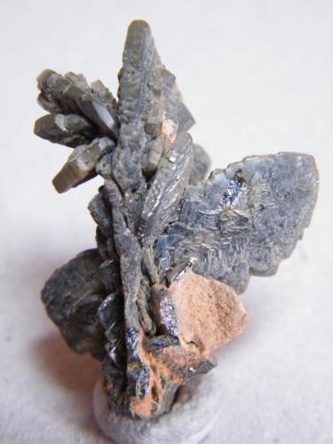 Descloizite<br />Berg Aukas, Grootfontein District, Otjozondjupa Region, Namibia<br />26mm x 37mm x 25mm<br /> (Author: Heimo Hellwig)