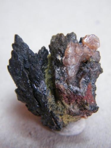 Descloizite<br />Berg Aukas, Grootfontein District, Otjozondjupa Region, Namibia<br />23mm x 27mm x 24mm<br /> (Author: Heimo Hellwig)