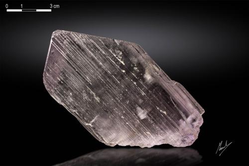 Spodumene (variety kunzite)<br />Pegmatita Mawi, Nilaw-Kolum, Distrito Du Ab, Provincia Nuristan, Afganistán<br />125 X 70 mm<br /> (Author: Manuel Mesa)