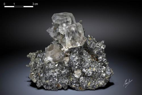Fluorite<br />Huanggang Mines, Hexigten Banner (Kèshíkèténg Qí), Chifeng (Ulanhad), Inner Mongolia Autonomous Region, China<br />90 x 80 mm<br /> (Author: Manuel Mesa)