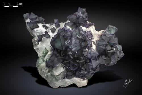 Fluorite<br />De'an Mine, Wushan, De'an, Jiujiang Prefecture, Jiangxi Province, China<br />220 X 160 mm<br /> (Author: Manuel Mesa)