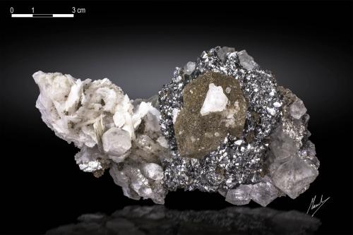 Arsenopyrite, Calcite, Quartz and Fluorite<br />Huanggang Mines, Hexigten Banner (Kèshíkèténg Qí), Chifeng (Ulanhad), Inner Mongolia Autonomous Region, China<br />141 X 87 mm<br /> (Author: Manuel Mesa)