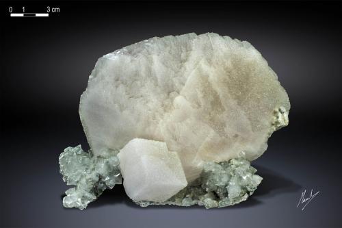 Calcite and Quartz<br />Huanggang Mines, Hexigten Banner (Kèshíkèténg Qí), Chifeng (Ulanhad), Inner Mongolia Autonomous Region, China<br />180 x 114 mm<br /> (Author: Manuel Mesa)