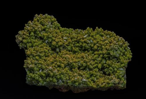 Pyromorphite<br />Mina Daoping, Gongcheng, Prefectura Guilin, Región Autónoma Guangxi Zhuang, China<br />8.6 x 5.4 cm<br /> (Author: am mizunaka)