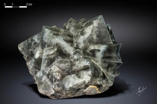 Fluorite<br />Huanggang Mines, Hexigten Banner (Kèshíkèténg Qí), Chifeng (Ulanhad), Inner Mongolia Autonomous Region, China<br />139 x 98 mm<br /> (Author: Manuel Mesa)