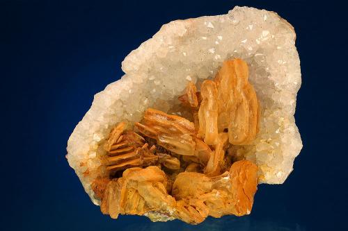 Calcite on Quartz<br />Idar-Oberstein, Birkenfeld, Rhineland-Palatinate/Rheinland-Pfalz, Germany<br />69 mm<br /> (Author: Gerhard Brandstetter)
