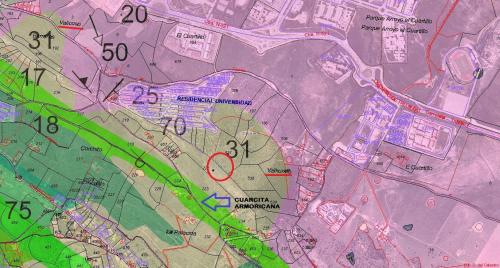 Mapa geológico de la zona (según IGME), sobre cartografía catastral (según Dirección General del Catastro), donde figuran los nombres de algunos parajes. Señalo con flecha azul la franja de cuarcitas armoricanas (algo desplazada con respecto a la cantera de cuarcita, posiblemente debido a la escala de confección de los mapas geológicos).
Como fondo figura la OrtoFoto PNOA Extremadura 2005-2006 0,50 m
© Junta de Extremadura-Instituto Geográfico Nacional (Autor: Inma)