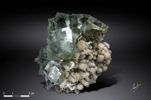 Fluorite and Calcite<br />Xianghuapu Mine, Xianghualing Sn-polymetallic ore field, Linwu, Chenzhou Prefecture, Hunan Province, China<br />100 x 92 mm<br /> (Author: Manuel Mesa)