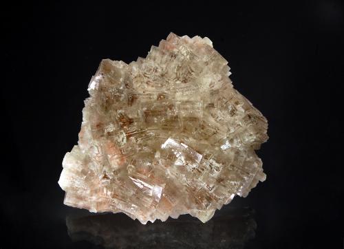 Fluorite<br />Wölsendorf Mining District, Upper Palatinate/Oberpfalz, Bavaria/Bayern, Germany<br />7.5 x 8.5 cm<br /> (Author: crosstimber)