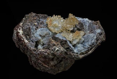 Quartz, Quartz (variety chalcedony), Opal-AN<br />Candelaria Mine, Moctezuma, Municipio Moctezuma, Sonora, Mexico<br />8.9 x 6.4 cm<br /> (Author: am mizunaka)