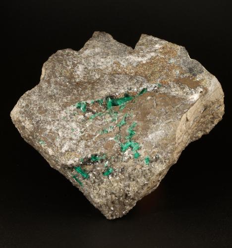 Beryl (variety emerald), Calcite, Pyrite<br />Chivor (distrito minero), Municipio Chivor, Cinturón Esmeraldífero Oriental, Departamento Boyacá, Colombia<br />107x95x40mm, xls upto 10mm<br /> (Author: Fiebre Verde)