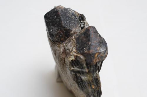 Almandino<br />Sierra Albarrana, Hornachuelos, Comarca Valle Medio del Guadalquivir, Córdoba, Andalusia, Spain<br />9 x 8 x 3 cm<br /> (Autor: Antonio Alcaide)