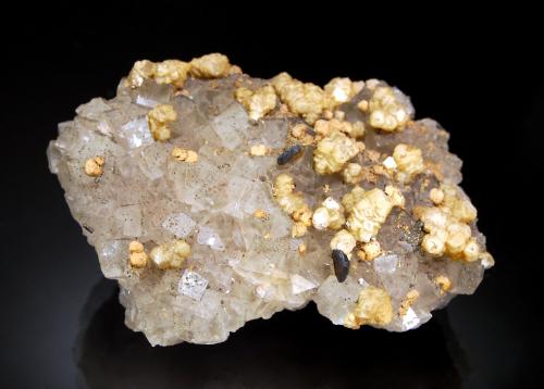 Siderite and Galena on Fluorite<br />Distrito Freiberg, Erzgebirgskreis, Sajonia/Sachsen, Alemania<br />4.0 x 7.0 cm<br /> (Author: crosstimber)