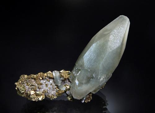 Calcite<br />Sweetwater Mine, Ellington, Viburnum Trend District, Reynolds County, Missouri, USA<br />3.0 x 7.0 x 7.5 cm.<br /> (Author: crosstimber)