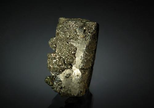 Pyrite<br />Mina Buick, Bixby, Distrito Viburnum Trend, Condado Iron, Missouri, USA<br />1.2 x 2.1 cm<br /> (Author: crosstimber)
