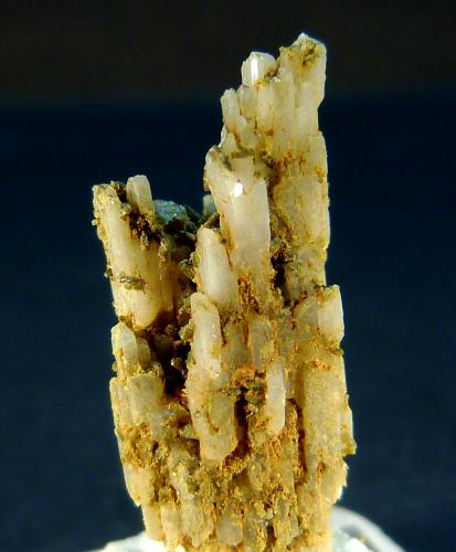 Albita<br />Oficarsa Quarry, De las Culebras Hill, Carchelejo, Cárcheles, Comarca Sierra Mágina, Jaén, Andalusia, Spain<br />2 x 1 x 1 cm.<br /> (Autor: Felipe Abolafia)