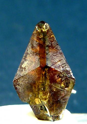 Titanita<br />Oficarsa Quarry, De las Culebras Hill, Carchelejo, Cárcheles, Comarca Sierra Mágina, Jaén, Andalusia, Spain<br />10 x 5 mm.<br /> (Autor: Felipe Abolafia)