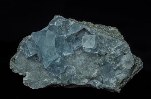 Fluorite, Quartz<br />Guangxi Zhuang Autonomous Region, China<br />10.8 x 6.2 cm<br /> (Author: am mizunaka)