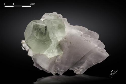 Fluorite on Calcite<br />Yaogangxian Mine, Yizhang, Chenzhou Prefecture, Hunan Province, China<br />99 x 73 mm<br /> (Author: Manuel Mesa)