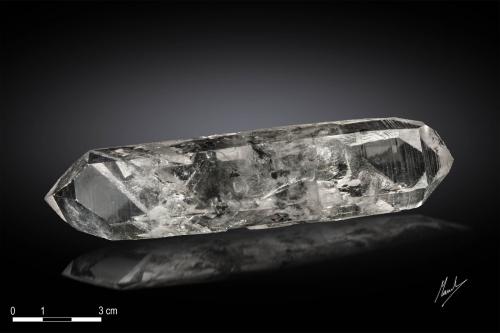 Quartz<br />Jinkouhe District, Leshan Prefecture, Sichuan Province, China<br />137 x 33 mm<br /> (Author: Manuel Mesa)