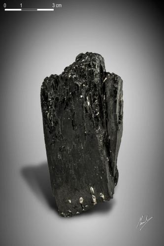 Ilvaita<br />Huanggang Mines, Hexigten Banner (Kèshíkèténg Qí), Chifeng (Ulanhad), Inner Mongolia Autonomous Region, China<br />99 x 41 mm<br /> (Autor: Manuel Mesa)