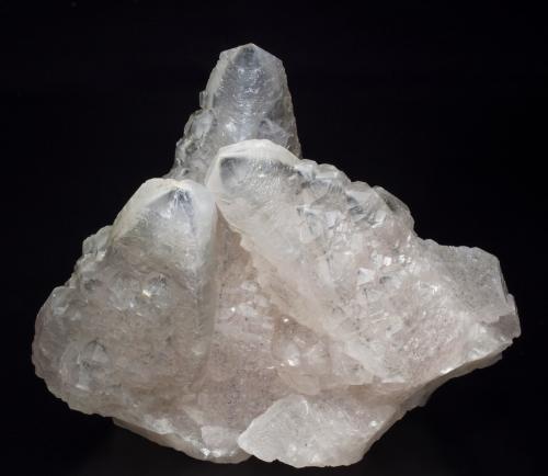 Calcite with inclusions<br />Matlock, Derbyshire, England / United Kingdom<br />11.4 × 9.8 × 5.6 cm<br /> (Author: Jordi Fabre)