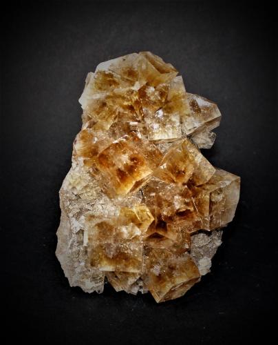 Fluorite<br />Flamboro Quarry, West Flamborough Township, Hamilton, Ontario, Canada<br />90mm x 60mm x 45mm<br /> (Author: Philippe Durand)