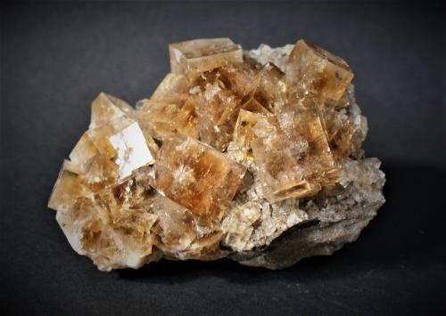 Fluorite<br />Flamboro Quarry, West Flamborough Township, Hamilton, Ontario, Canada<br />90mm x 60mm x 45mm<br /> (Author: Philippe Durand)