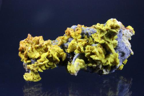 Smithsonite after Dolomite<br />Monte Cristo Mine, Rush, Rush Creek District, Marion County, Arkansas, USA<br />110 mm x 51 mm x 52 mm<br /> (Author: Don Lum)