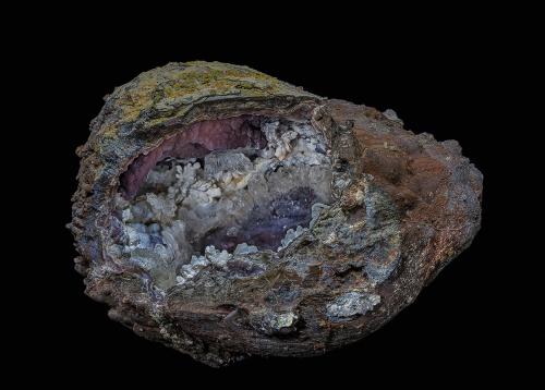 Quartz, Quartz (variety chalcedony)<br />Dugway Range, Tooele County, Utah, USA<br />10.3 x 7.9 cm<br /> (Author: am mizunaka)