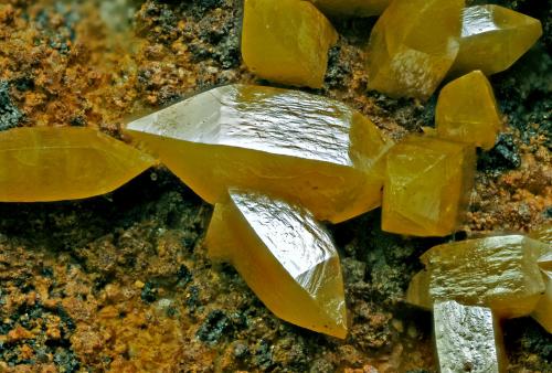 Wulfenite<br />Barranco del Humo Mines, Albuñuelas, Comarca Valle de Lecrín, Granada, Andalusia, Spain<br />FOV 4mm<br /> (Author: Carlos Pareja)