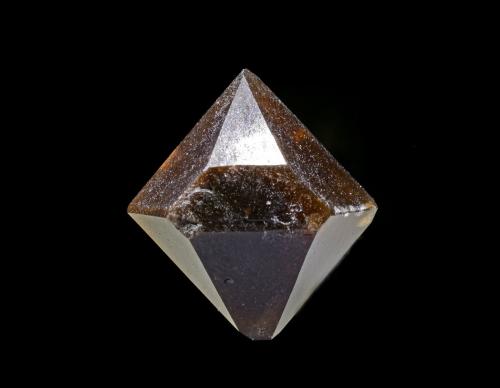 Quartz<br />Afloramiento de cuarzos moriones, Las Cañadas, Montejícar, Comarca Los Montes, Granada, Andalusia, Spain<br />17x15x12mm<br /> (Author: Carlos Pareja)