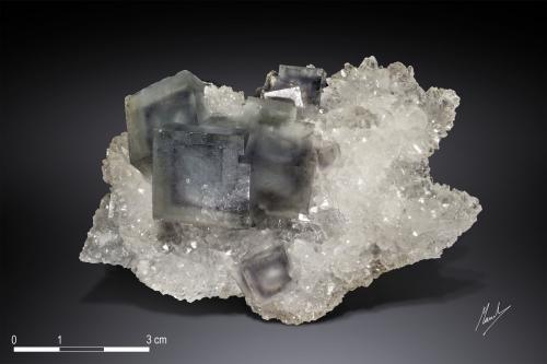 Fluorite on Quartz<br />Manaoshan Mine, Dongpo, Yizhang District, Chenzhou Prefecture, Hunan Province, China<br />90 X 57 mm<br /> (Author: Manuel Mesa)