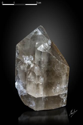 Topaz<br />Nâm Tôt, Tri lê, Qué Phong District, Nghệ An Province, Bắc Trung Bộ (North Central Coast) Region, Vietnam<br />74 x 52 mm<br /> (Author: Manuel Mesa)