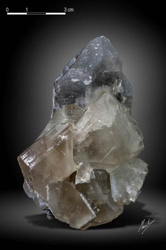 Topaz on Quartz<br />Nâm Tôt, Tri lê, Qué Phong District, Nghệ An Province, Bắc Trung Bộ (North Central Coast) Region, Vietnam<br />102 x 71 mm<br /> (Author: Manuel Mesa)