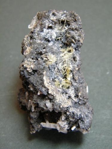 Mimetite and Smithsonite<br />Tsumeb Mine, Tsumeb, Otjikoto Region, Namibia<br />34mm x 47mm x 35mm<br /> (Author: Heimo Hellwig)