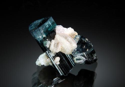 Elbaite and Albite<br />Sabsar, Indus Valley, Baltistan District, Gilgit-Baltistan (Northern Areas), Pakistan<br />2.1 x 2.2 cm<br /> (Author: crosstimber)