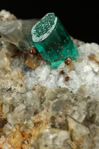 Beryl (variety emerald), Albite (variety cleavelandite), Calcite, Pyrite<br />Chivor mining district, Municipio Chivor, Eastern Emerald Belt, Boyacá Department, Colombia<br />51x18x21mm, xl=5mm<br /> (Author: Fiebre Verde)