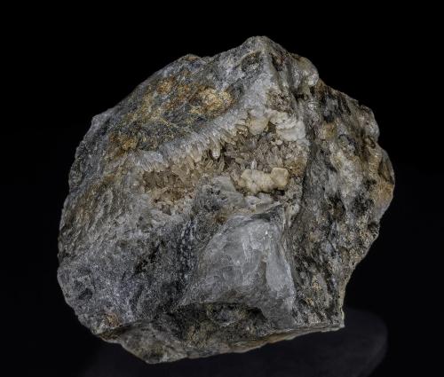 Quartz, Calcite<br />Livingston Island, South Shetland Islands, Antarctic Peninsula, West Antarctica, Antarctica<br />10.6 x 10.4 cm<br /> (Author: am mizunaka)