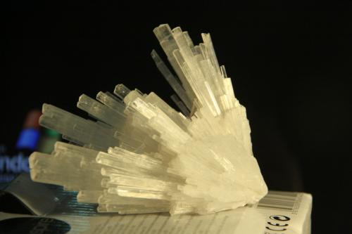 Scolecite<br />Nashik District (Nasik), Maharashtra, India<br />10 cm x 7 cm x 6 cm<br /> (Author: franjungle)