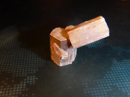 Aragonite<br />Keuper outcrop, extremo Este del anticlinal del río Dulce, Pelegrina, Sigüenza, Comarca Sierra Norte de Guadalajara, Guadalajara, Castilla-La Mancha, Spain<br />2 cm x 2 cm x 1 cm<br /> (Author: franjungle)