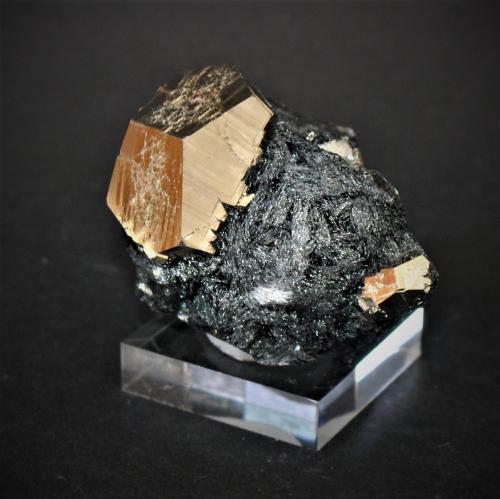 Pyrite and Hematite<br />Rio Mine (Rio Marina Mine), Valle Giove stope, Rio Marina, Elba Island, Livorno Province, Tuscany, Italy<br />65mm x 55mm x 45mm<br /> (Author: Philippe Durand)
