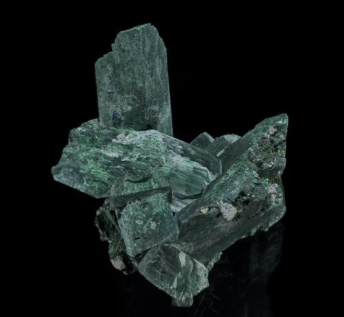 Malachite, Calcite, Azurite<br />Tsumeb Mine, Tsumeb, Otjikoto Region, Namibia<br />7.0 x 6.5 cm<br /> (Author: am mizunaka)