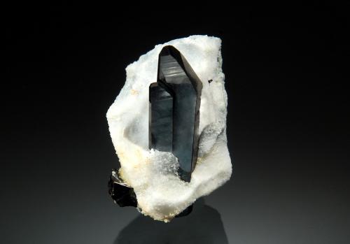 Neptunite<br />Mina California State Gem (Benitoite Gem Mine), Zona San Benito River headwaters, Pico Santa Rita, Distrito New Idria, Condado San Benito, California, USA<br />1.5 x 2.3 cm<br /> (Author: crosstimber)