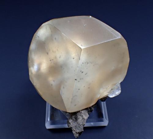 Calcite, Marcasite<br />Berry Materials Corp. Quarry, North Vernon, Jennings County, Indiana, USA<br />60 mm x 44 mm x 43 mm<br /> (Author: Don Lum)