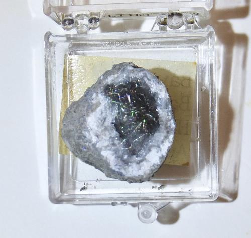 Millerite on Quartz<br />Wallace Stone Company Quarry, Bay Port Michigan, Pigeon, Huron County, Michigan, USA<br />1.8 cm<br /> (Author: Bob Harman)