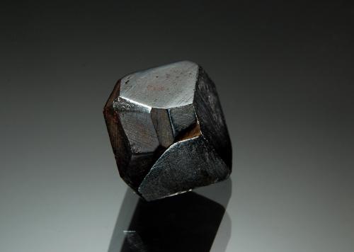 Hematite<br />Congonhas (Congonhas do Campo), Minas Gerais, Brazil<br />1.5 x 1.8 cm<br /> (Author: crosstimber)