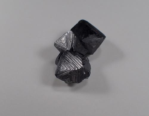 Magnetite<br />Laila base camp area, Ghanche District, Gilgit-Baltistan (Northern Areas), Pakistan<br />45 mm x 25 mm x 17 mm<br /> (Author: Don Lum)